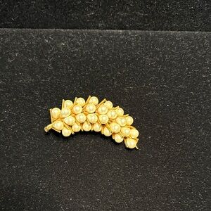 Luxurious Gold Pearl Cluster Brooch